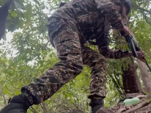 જમ્મુ-કાશ્મીરના ઉધમપુરમાં સેના અને આતંકવાદીઓ વચ્ચે અથડામણ:2 આતંકવાદીઓ ગુફામાં છુપાયા, એકને ગોળી વાગી; એકસાથે સેનાના બે ઓપરેશન ચાલુ