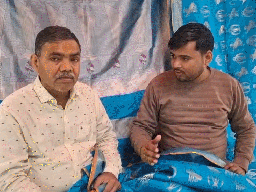 વારાણસીમાં બની રહી છે T-20 વર્લ્ડ કપ સ્પેશિયલ બનારસી સાડી:ટીમ ઇન્ડિયાના તમામ ખેલાડીઓને ભેટ આપવામાં આવશે, કાશીની દીકરીએ ડિઝાઇન કરી