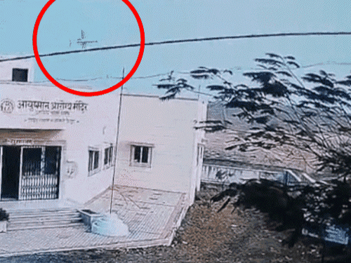 અજિત પવારનું પ્લેન બોમ્બની જેમ કેમ ફાટ્યું?:ભત્રીજા રોહિત પવારને પ્લેન ક્રેશમાં ગરબડની આશંકા, કાલે મુંબઈમાં પ્રેસ કોન્ફરન્સ કરીને ઘટસ્ફોટ કરશે