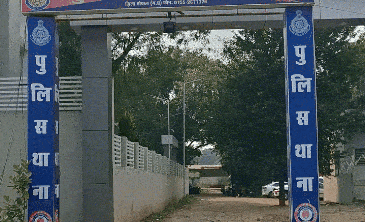 મમ્મી-પપ્પાએ ફોન લઈ લીધો, વિદ્યાર્થીએ ગળે ફાંસો ખાધો:ભોપાલમાં 8મા ધોરણમાં ભણતો છોકરો મોબાઇલ ગેમિંગની લતનો શિકાર બન્યો, પરિવારે એકનો એક દીકરો ગુમાવ્યો