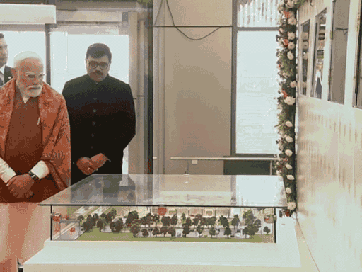 હલવારા એરપોર્ટથી લુધિયાણા-દિલ્હીની પ્રથમ ફ્લાઇટ:કેપ્ટને શરૂઆત કરી, ચન્નીએ દીવાલ બનાવી, માન-બિટ્ટુએ ઉડાન માટે તૈયાર કર્યું; PMએ ઉદ્ઘાટન કર્યું