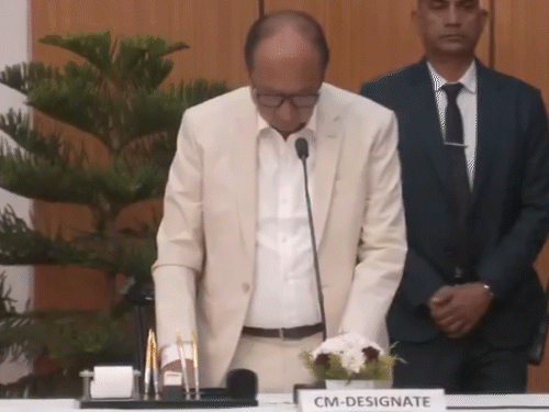 યુમનામ ખેમચંદ સિંહ મણિપુરના 13માં મુખ્યમંત્રી બન્યા:નગા સમુદાયના લોસી દિખો-કુકીના નેમચા કિપગેન ડેપ્યુટી CM, 356 દિવસ પછી રાષ્ટ્રપતિ શાસન હટાવવામાં આવ્યું