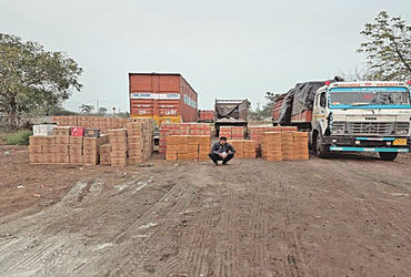 દાસાડાના માલવણ નજીક હોટલમાંથી રૂ. 1.50 કરોડનો વિદેશી દારૂ ઝડપાયા