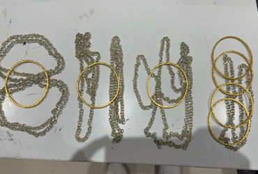 અમદાવાદ એરપોર્ટ પર જેદ્દાહથી આવેલી ચાર મહિલાઓની દોઢ કરોડના સોના સાથે ધરપકડ, દાણચોરી કેસમાં થયો મોટો ખુલાસો