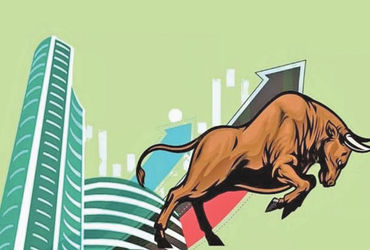 બજેટ દિવસના કડાકા બાદ શોર્ટ કવરિંગની તેજી : સેન્સેક્સ 943 પોઈન્ટ ઉછળી 81666