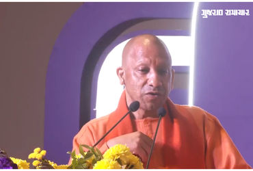 VIDEO: ‘અમે પણ પોલીસને પિસ્તોલ આપી છે, જો ગોળી ના મારે, તો શું ખાય?’, એન્કાઉન્ટર પર બોલ્યા CM યોગી