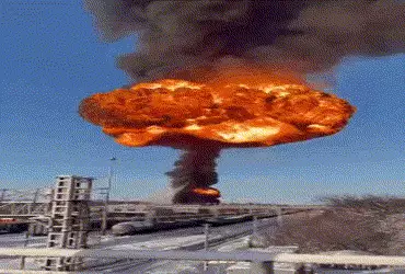 જ્વાળામુખી જેવો બ્લાસ્ટ! રશિયામાં રેલવે સ્ટેશને મોટી દુર્ઘટના, ટ્રેન ખડી પડતાં જ પ્રચંડ વિસ્ફોટ