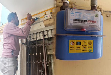 પાણીગેટ વિસ્તારમાં ગેસ બિલોની બાકી વસુલાત માટે વીજીએલની કડક કાર્યવાહી