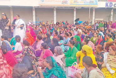 કપડવંજના અખાડા પર કબજો કરવા માટે આવેલા અમદાવાદના 250 કિન્નરોની રસ્તામાં જ અટકાયત