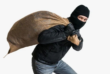 ધર્મજ ગામમાં કારનો કાચ તોડી સોનાના દાગીના સહિત 70 હજારના મત્તાની ચોરી