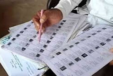 પશ્વિમ બંગાળમાં મતદાર યાદીમાં ગંભીર છબરડાં, એક વ્યક્તિના 389 સંતાનો! SIRમાં પોલ ખુલી