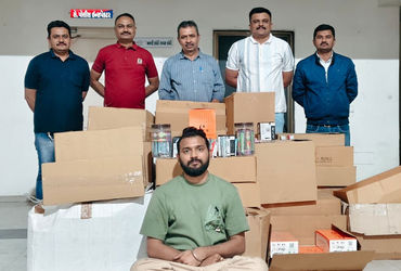 અમદાવાદના વટવામાં ગેરકાયદે સ્મોકિંગ કોન અને રોલિંગ પેપરનું ગોડાઉન ઝડપાયું, મણિનગરના વેપારીની ધરપકડ