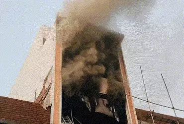 ગોધરામાં ગારમેન્ટની દુકાન ભડભડ સળગી ઉઠી, ફાયર જવાનોએ બિલ્ડિંગમાં ઘુસીને આગ પર મેળવ્યો કાબૂ