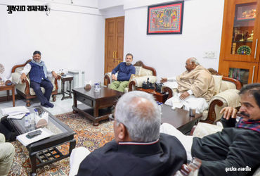 કર્ણાટકમાં મુખ્યમંત્રી સિદ્ધારમૈયાની ખુરશી ડગમગી, શિવકુમારે દિલ્હી જઈ સોગઠાં ગોઠવ્યા