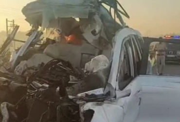 કરુણાંતિકા! હાઈવે પર ત્રણ વાહનો વચ્ચે ટક્કર થતાં 7ના મોત, બેંગલુરુમાં ગમખ્વાર અકસ્માત