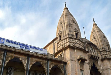 વડોદરામાં તાંદલજા-સહકાર નગરના ઝુંપડા તોડ્યાને આઠ વર્ષ થયા છતાં મકાન મળ્યા નહીં : 18 મહિનાથી ભાડું ચૂકવવાનું બંધ, ઝૂંપડા વાસીઓનો હોબાળો વડોદરામાં તાંદલજા-સહકાર નગરના ઝુંપડા તોડ્યાને આઠ વર્ષ થયા છતાં મકાન મળ્યા નહીં : 18 મહિનાથી ભાડું ચૂકવવાનું બંધ, ઝૂંપડા વાસીઓનો હોબાળો