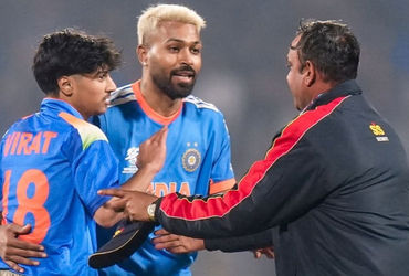 વિરાટ’ ના ફેન્સ પર કેપ્ટન સૂર્યા કેમ ગુસ્સે થયો? હાર્દિકને મેદાનમાં ગળે ભેટી પડ્યો હતો