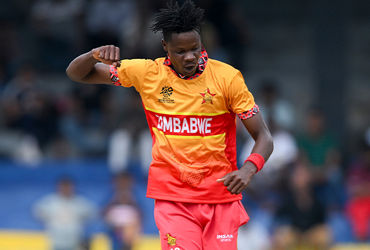 કોણ છે આ 6 ફૂટ 8 ઈંચ ઊંચો ક્રિકેટર? જેની સામે ઑસ્ટ્રેલિયાના ધુરંધર પણ પછડાયા, RCB સાથે છે ખાસ કનેક્શન