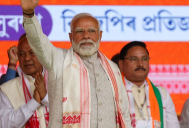 કોંગ્રેસ આતંકવાદીઓને ખભે બેસાડી દેશના ભાગલા પાડવા માંગે છે: આસામમાં PM મોદીનું સંબોધન