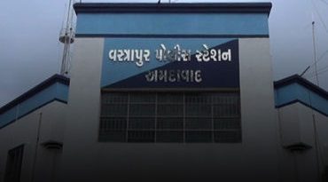 અમદાવાદ: સરખેજમાં કાર ખસેડવા બાબતે બોલાચાલી, સમાધાન માટે વસ્ત્રાપુર બોલાવી યુવક પર છરીથી હુમલો