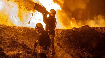 યુક્રેનના હુમલાથી રશિયાનાં કાળા સમુદ્રનાં પોર્ટ પર આગ લાગી