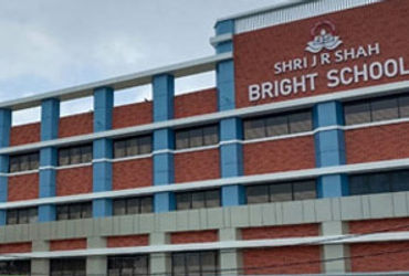 કારેલીબાગની બ્રાઇટ સ્કૂલને મળેલી ધમકીનું રાઝ ખૂલ્યું,11 વર્ષના વિદ્યાર્થીએ સ્કૂલે નહિ જવા મેલ કર્યો હતો