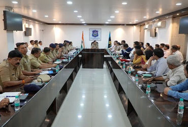 વડોદરા: SSC-HSC,CBSEની પરીક્ષા પૂર્વે બોમ્બ બ્લાસ્ટનો માહોલ, પોલીસ અને શાળા સંચાલકોની મીટીંગ