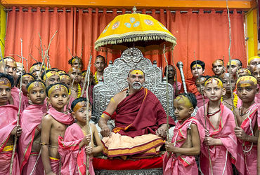 પહેલા મારો છો પછી ફૂલ અર્પણ કરો છો…’ બ્રજેશ પાઠકના હસ્તે બટુકોના સન્માનને શંકરાચાર્યે દેખાડો ગણાવ્યો