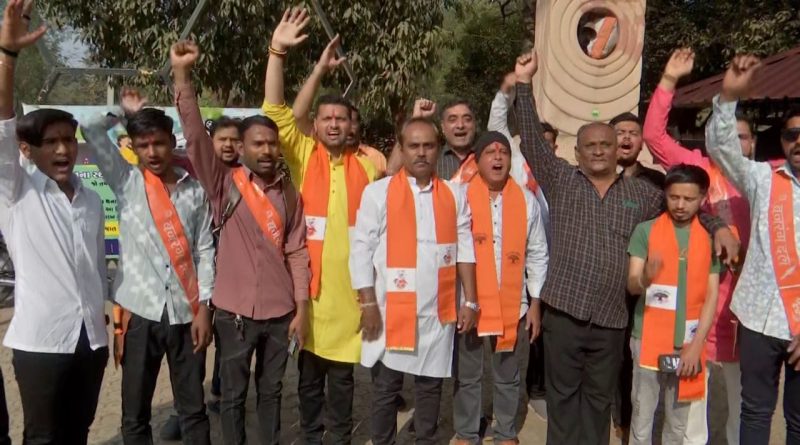 Breaking News: Rajkotમાં વેલેન્ટાઈન ડે પર હિન્દુ સંગઠનોનો વિરોધ, ‘Love Garden’માં હોબાળો, જુઓ Video