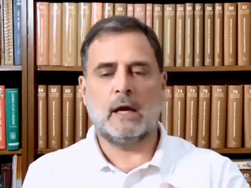 રાહુલે કહ્યું- હોસ્પિટલમાં આખી રાત સોફા પર સૂતો રહ્યો:માતાના સ્વાસ્થ્યને લઈને ચિંતિત હતો; સોનિયા બે દિવસથી હોસ્પિટલમાં દાખલ