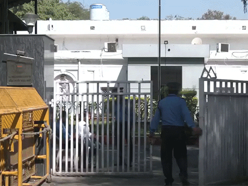 કોંગ્રેસને નોટિસ- અકબર રોડ-રાયસીના હિલની ઓફિસો ખાલી કરો:28 માર્ચ સુધીનો સમય; દાવો- પાર્ટી એસ્ટેટ વિભાગ સામે કોર્ટ જશે