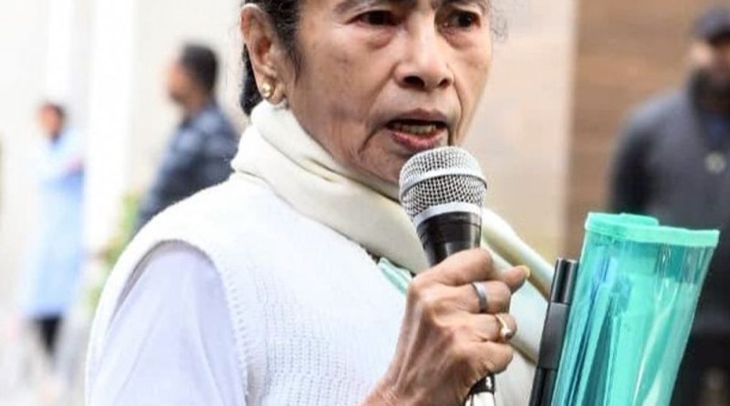 I-PAC રેડમાં દખલ, સુપ્રીમ કોર્ટે મમતાને પૂછ્યું:કેન્દ્રમાં તમારી સરકાર હોત તો શું કરત; ED અધિકારીઓને પણ પોતાના અધિકાર છે