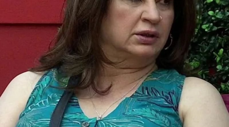 કુમાર સાનુ સાથેના AI ફોટો પર કુનિકા સદાનંદ ભડક્યા:કહ્યું- શરમ કરો, તે માણસ પરણેલો છે; પોસ્ટ હટાવો નહીંતર માનહાનિનો કેસ કરીશ