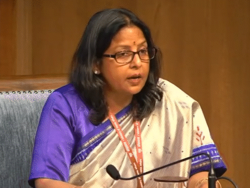 સરકારે કહ્યું- દેશમાં પેટ્રોલ-ડીઝલની અછત નથી:ભાવમાં પણ કોઈ વધારો થયો નથી, ગભરાઈને જરૂરિયાત કરતાં વધુ ખરીદવાનું ટાળો