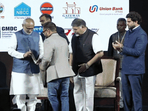 ભાસ્કરના 2 પત્રકારોને રામનાથ ગોયનકા એવોર્ડ:બાંગ્લાદેશી અંગ તસ્કરોનાં રેકેટ અને શિશુ તસ્કરી નેટવર્કનો પર્દાફાશ કર્યો હતો