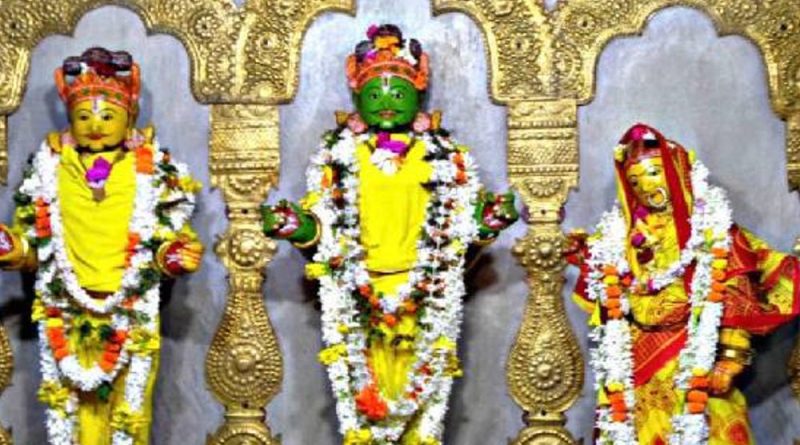 ઓડિશામાં દાઢી-મૂછવાળા રામ:રઘુનાથ જીઉ મંદિરમાં શ્રીરામના ચરણોને જોઈ રહેલા માતા સીતાનું મોં વાકું