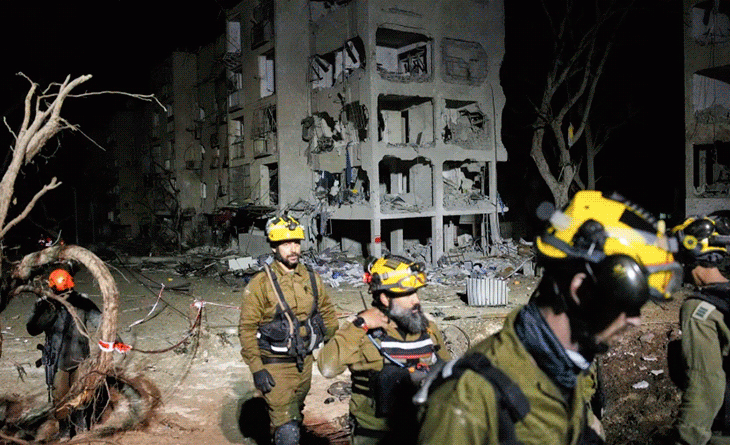 ડિમોના શહેર પર હુમલાથી ઇઝરાયલી ડિફેન્સ સિસ્ટમની પોલ ખુલી:1500 કિમીનું અંતર કાપીને ઈરાની મિસાઈલો પહોંચી, કેવી રીતે ફેલ થયા THAAD, એરો અને આયર્ન ડોમ