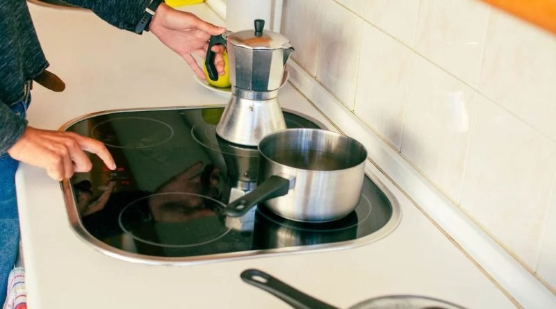 માત્ર ડિઝાઇન સમજવાની ભૂલ ન કરતા ! ઇન્ડક્શન ચુલા પરના ‘ગોળ કુંડાળા’ પાછળ છુપાયેલું છે મોટું વિજ્ઞાન, જે બચાવશે તમારા હજારો રૂપિયા