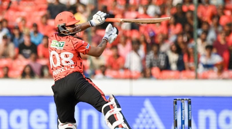 3 વર્ષની ઉંમરે માતાનું નિધન, પિતાએ કર્યા બીજા લગ્ન, મુશ્કેલ સમયમાં દાદી બની સહારો, SRHના સ્ટાર ખેલાડીનો પરિવાર જુઓ