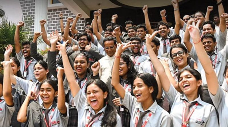 CBSE બોર્ડ 10મા સેશન-1નું પરિણામ જાહેર:UMANG એપ પર માર્કશીટ ચેક કરી શકો છો; 15 મેથી સેશન 2 શરૂ થશે