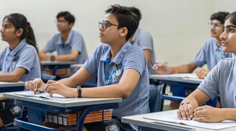 પુસ્તકો નથી, છતાં પણ ત્રીજી ભાષા ભણાવવી પડશે:CBSEએ શાળાઓને નિર્દેશ આપ્યા; છઠ્ઠા ધોરણમાં આ જ સત્રથી 3 ભાષાઓ ભણાવવાનો નિયમ લાગુ