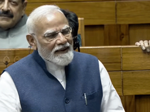 PM બોલ્યા- અખિલેશ મારા મિત્ર, મદદ કરી દે છે:સ્પીકર બિરલાએ કહ્યું- માઇક ફક્ત તમારું બંધ થાય છે, રાહુલ હસ્યા; સંસદની ટોપ-5 મોમેન્ટ્સ