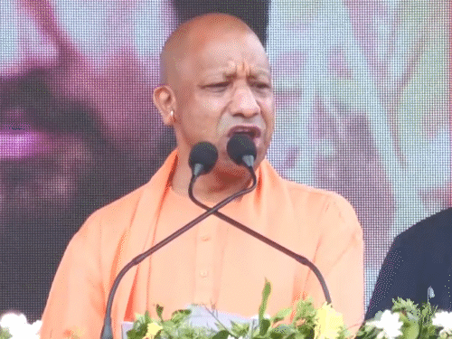 યોગીએ કહ્યું- મમતા દીદી સિંહાસન ખાલી કરો:ભાજપ આવશે તો બંગાળમાં લવ અને લેન્ડ જેહાદ બંધ થશે; ‘બુલડોઝર બાબા ઝિંદાબાદ’ના નારા લાગ્યા