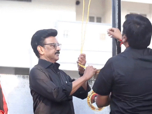 મહિલા અનામત સુધારા બિલ આજે સંસદમાં રજૂ થશે:વિપક્ષ સીમાંકન બિલના વિરોધમાં, તમિલનાડુના સીએમ સ્ટાલિને બિલની કોપી સળગાવી