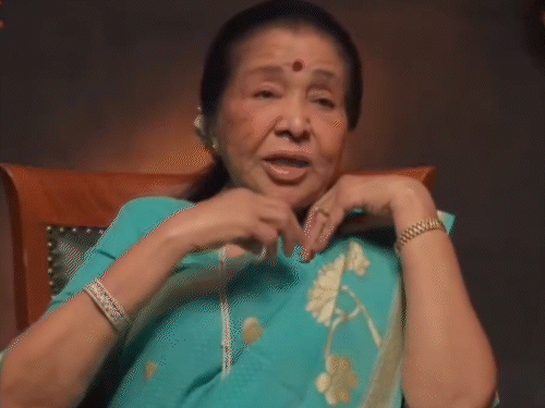 આશા ભોસલેની છેલ્લી ઈચ્છા શું હતી?:સૂરોની મલ્લિકાનો છેલ્લો પડઘો સોશિયલ મીડિયા પર વાઈરલ; કહ્યું- ‘ગાતા-ગાતા મારા પ્રાણ નીકળે’ આશા ભોસલેની છેલ્લી ઈચ્છા શું હતી?:સૂરોની મલ્લિકાનો છેલ્લો પડઘો સોશિયલ મીડિયા પર વાઈરલ; કહ્યું- ‘ગાતા-ગાતા મારા પ્રાણ નીકળે’