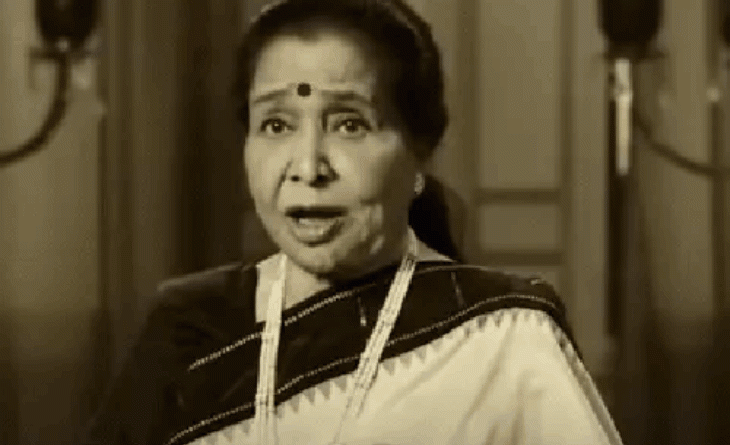 અલવિદા આશાતાઈ:16 વર્ષની ઉંમરે પિતાની વયની વ્યક્તિ સાથે ભાગીને લગ્ન, પ્રેગ્નન્સી વખતે પતિએ મારીને કાઢી મૂક્યાં; સિંગરની કાળજું કંપાવતી સંઘર્ષગાથા