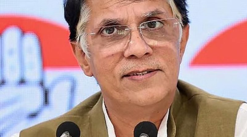 પવન ખેડાની ટ્રાન્ઝિટ આગોતરા જામીન વધારવાની માગ ફગાવી:SCએ કહ્યું- આસામ કોર્ટમાં જાઓ; ખેડા બોલ્યા- શું હું કોઈ ગુનેગાર છું?