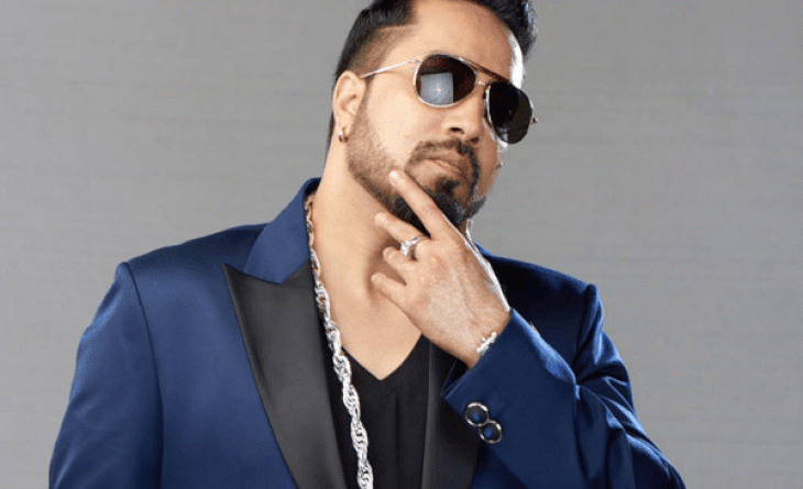 સલમાન બાદ મીકા સિંહ પણ રાજપાલના સમર્થનમાં ઉતર્યો:કહ્યું- ‘કોઈના ખરાબ સમયની મજાક ઉડાવવી ખોટું છે’; સિને એસોસિએશને કટાક્ષને અપમાન ગણાવ્યું