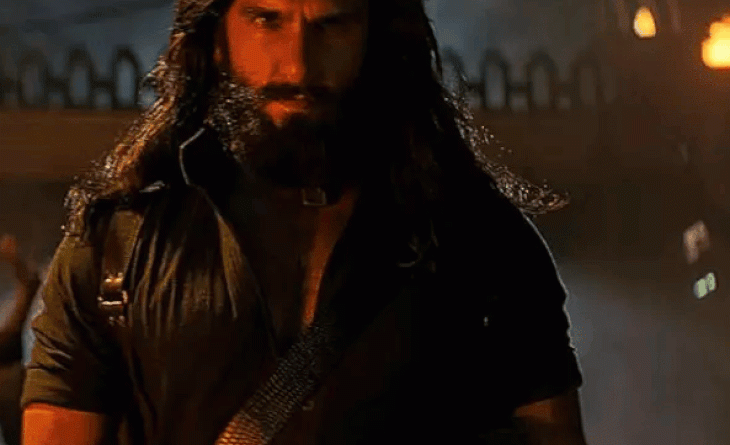 પ્રભાસ પોતાનો જ રેકોર્ડ તૂટતો જોવા થિયેટરમાં પહોંચ્યો!:સંદીપ રેડ્ડી વાંગા સાથે ‘ધુરંધર 2’ જોઈ; ફિલ્મમેકરે કહ્યું- ‘કાળી નજર ઉતારવા મરચાનું આખું ખેતર સળગાવવું પડશે’