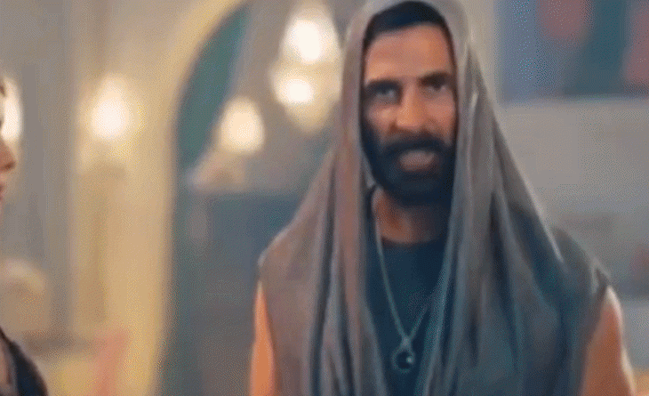 ‘ભૂત બંગલા’ના પ્રમોશનમાં અક્ષય કુમારે ભાંગરો વાટ્યો:’નાગિન 7’માં કેમિયો દરમિયાન ટેલી પ્રોમ્પ્ટરથી ડાયલોગ વાંચ્યા, VIDEO વાયરલ થતાં ટ્રોલ થયો